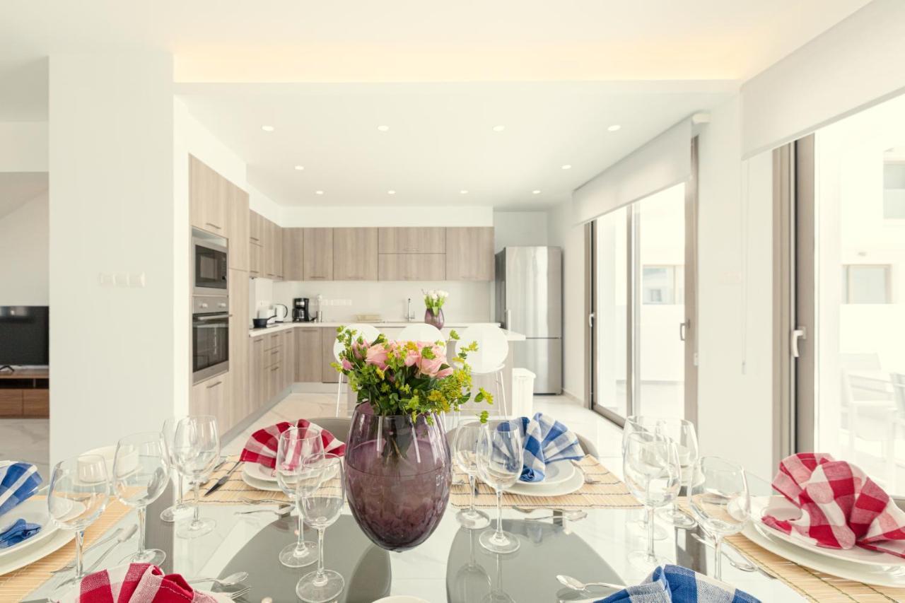 Livadhia Palm Tree Villas מראה חיצוני תמונה
