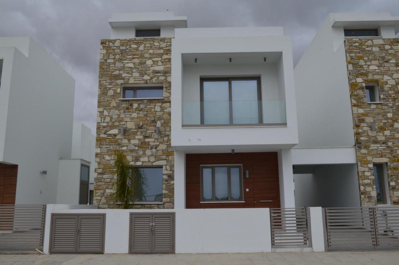 Livadhia Palm Tree Villas מראה חיצוני תמונה