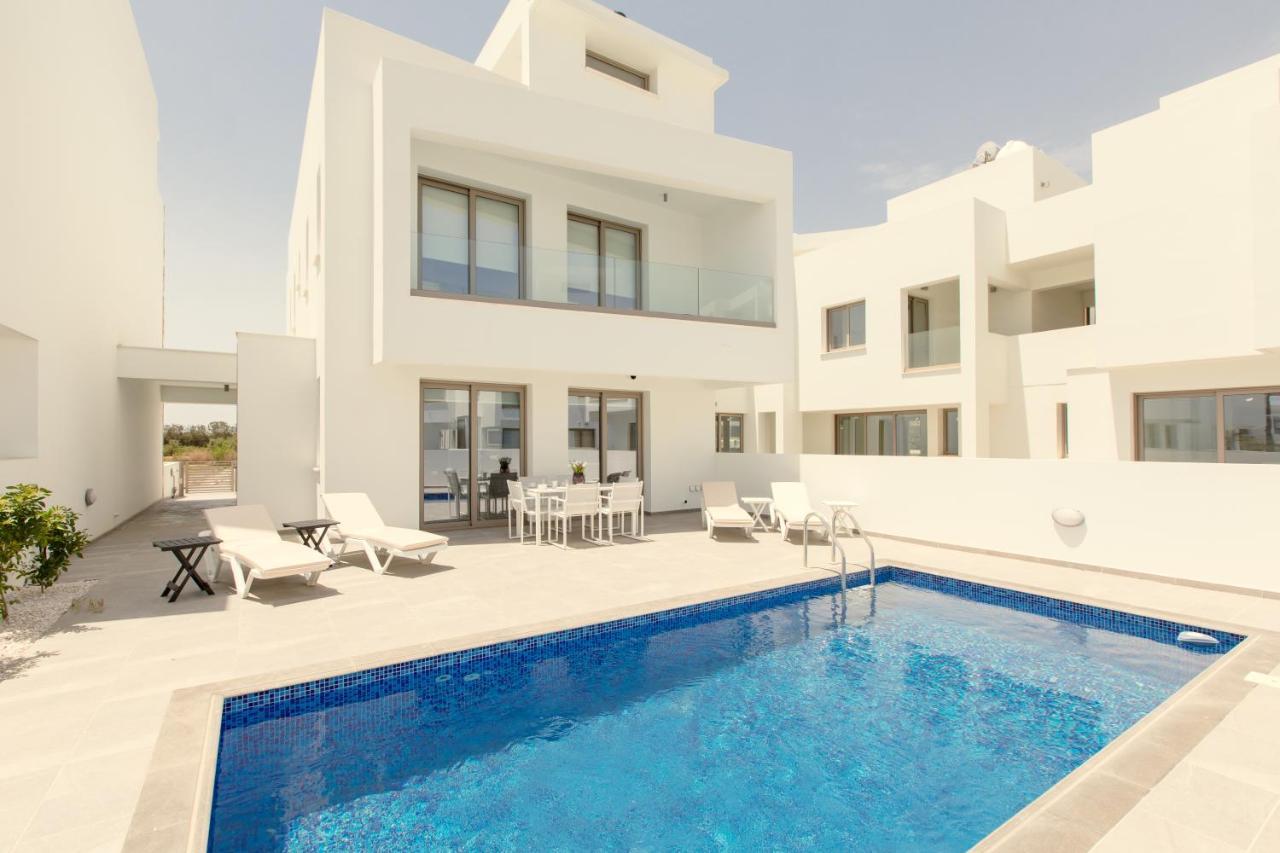 Livadhia Palm Tree Villas מראה חיצוני תמונה