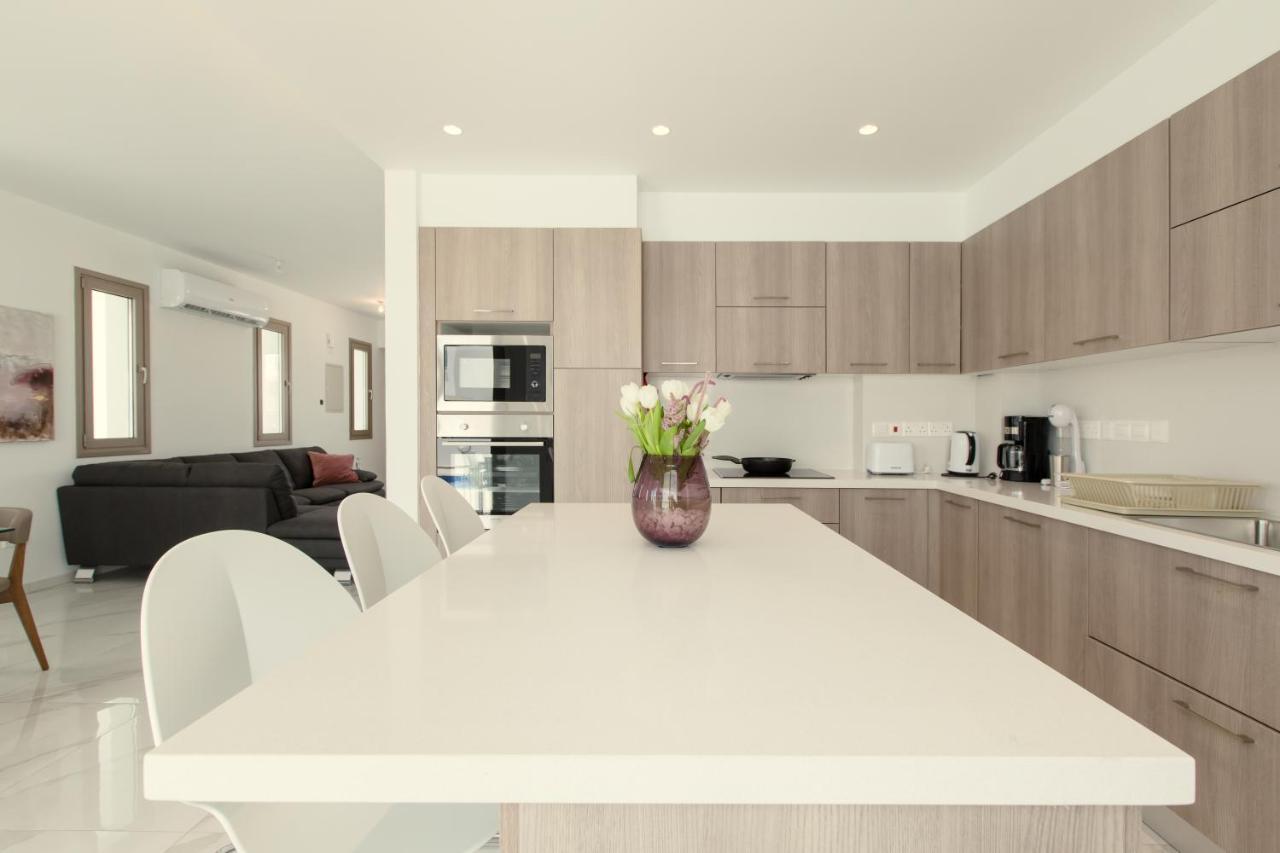 Livadhia Palm Tree Villas מראה חיצוני תמונה