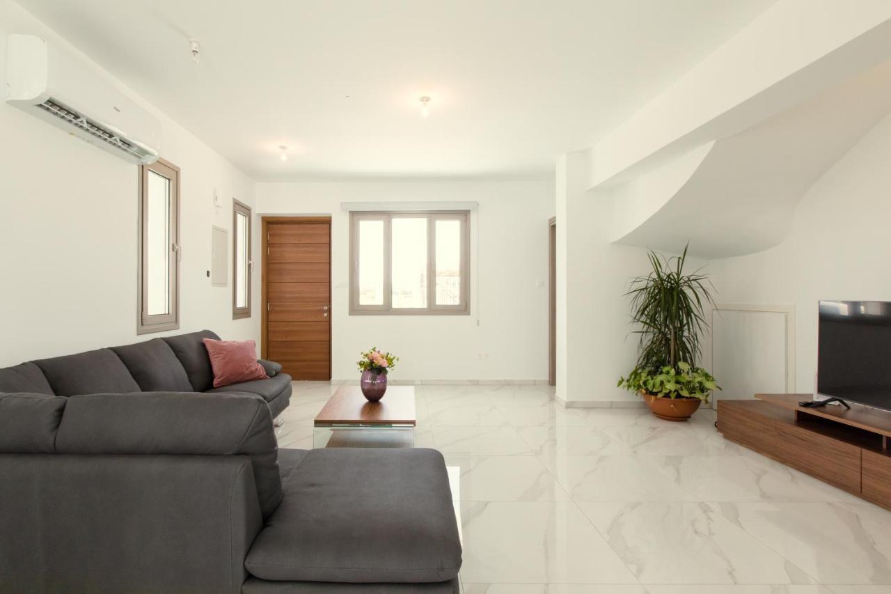 Livadhia Palm Tree Villas מראה חיצוני תמונה
