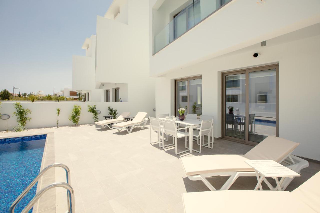 Livadhia Palm Tree Villas מראה חיצוני תמונה