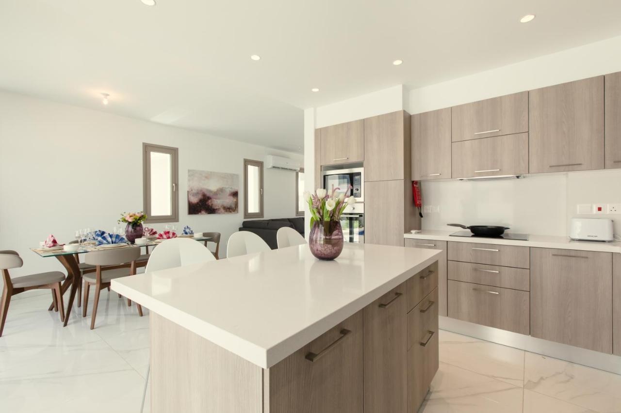 Livadhia Palm Tree Villas מראה חיצוני תמונה