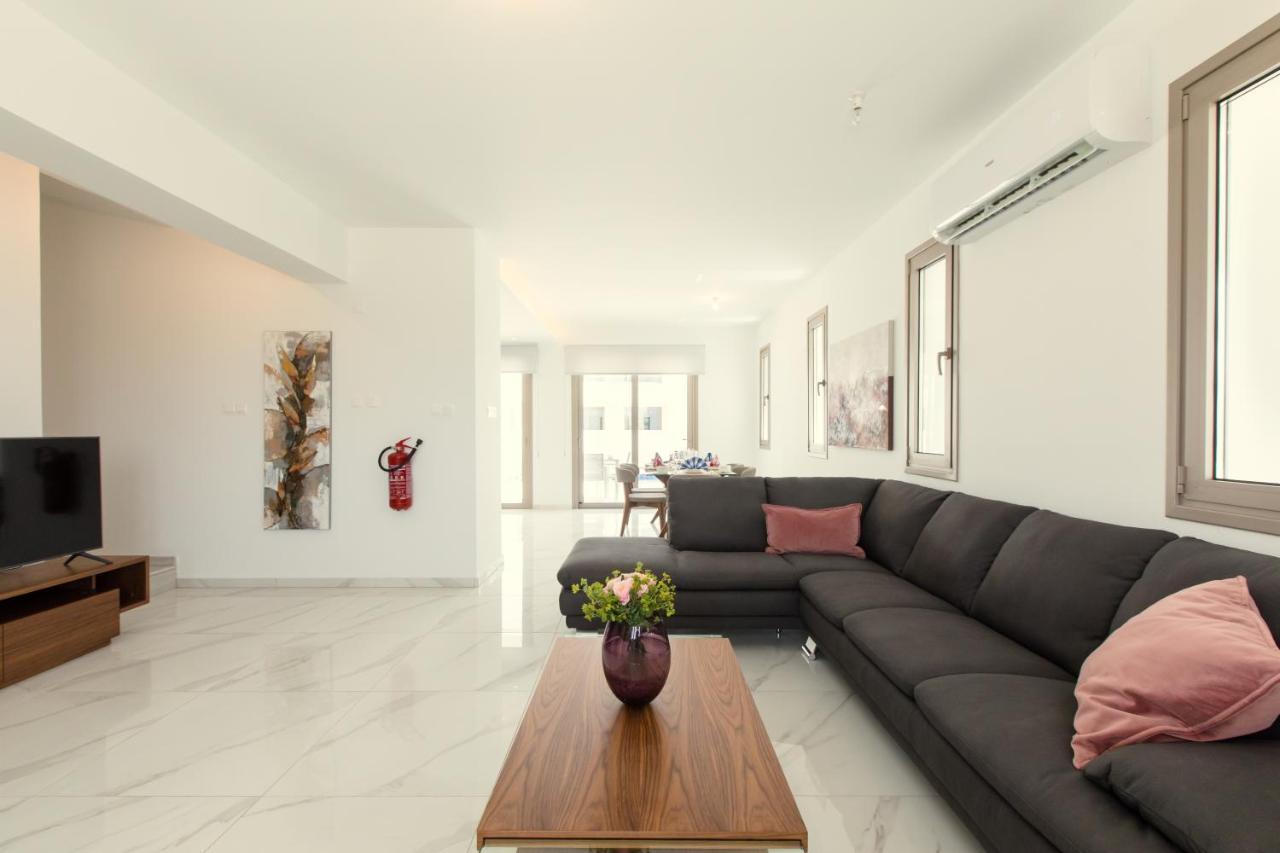 Livadhia Palm Tree Villas מראה חיצוני תמונה